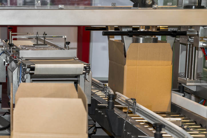 Integracja nowych technologii i trendów produktowych: automatyzacja magazynu z AGV-ami i ramionami osiowymi